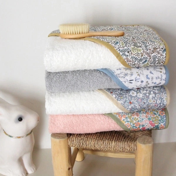 Barnabe aime le café Bath Towel Carlotta