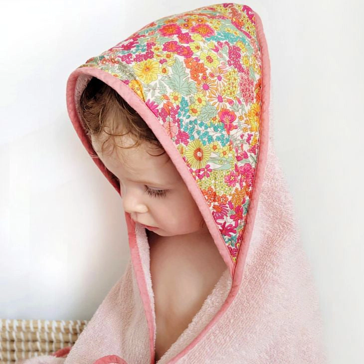 Barnabe aime le café Bath Towel Elena